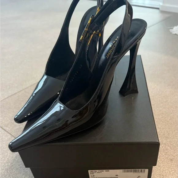 Saint Laurent: YSL Dune Patent-leather Slingback Pumps - Picture 3 of 7